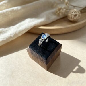 Ocean Whisper — Aquamarine Open Vintage Ring