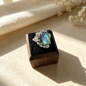 Aurora Forest — Labradorite Botanical Vintage Ring