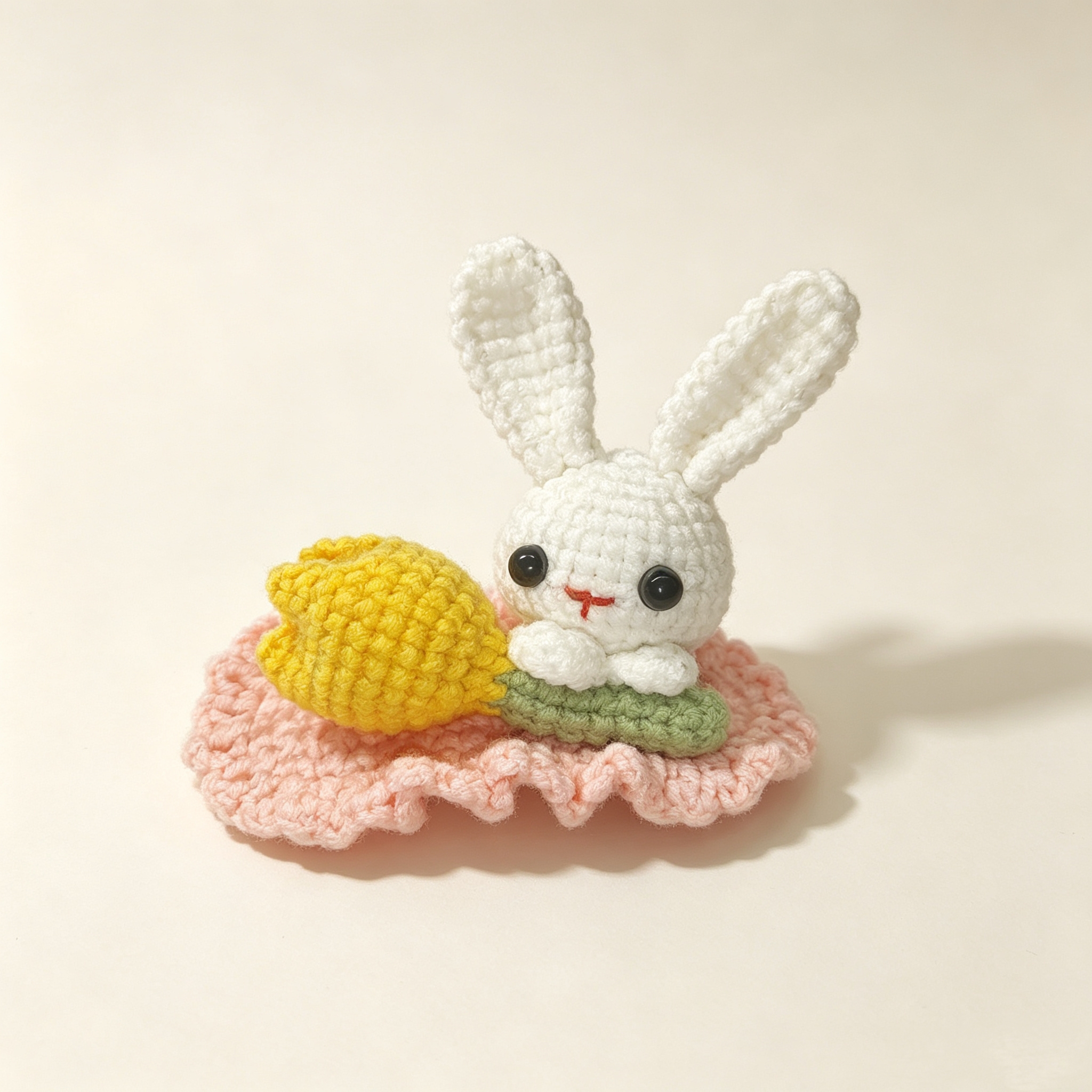 ELA BOUTIQUE |CROCHET WHITE BUNNY TULIP HAIR CLIP