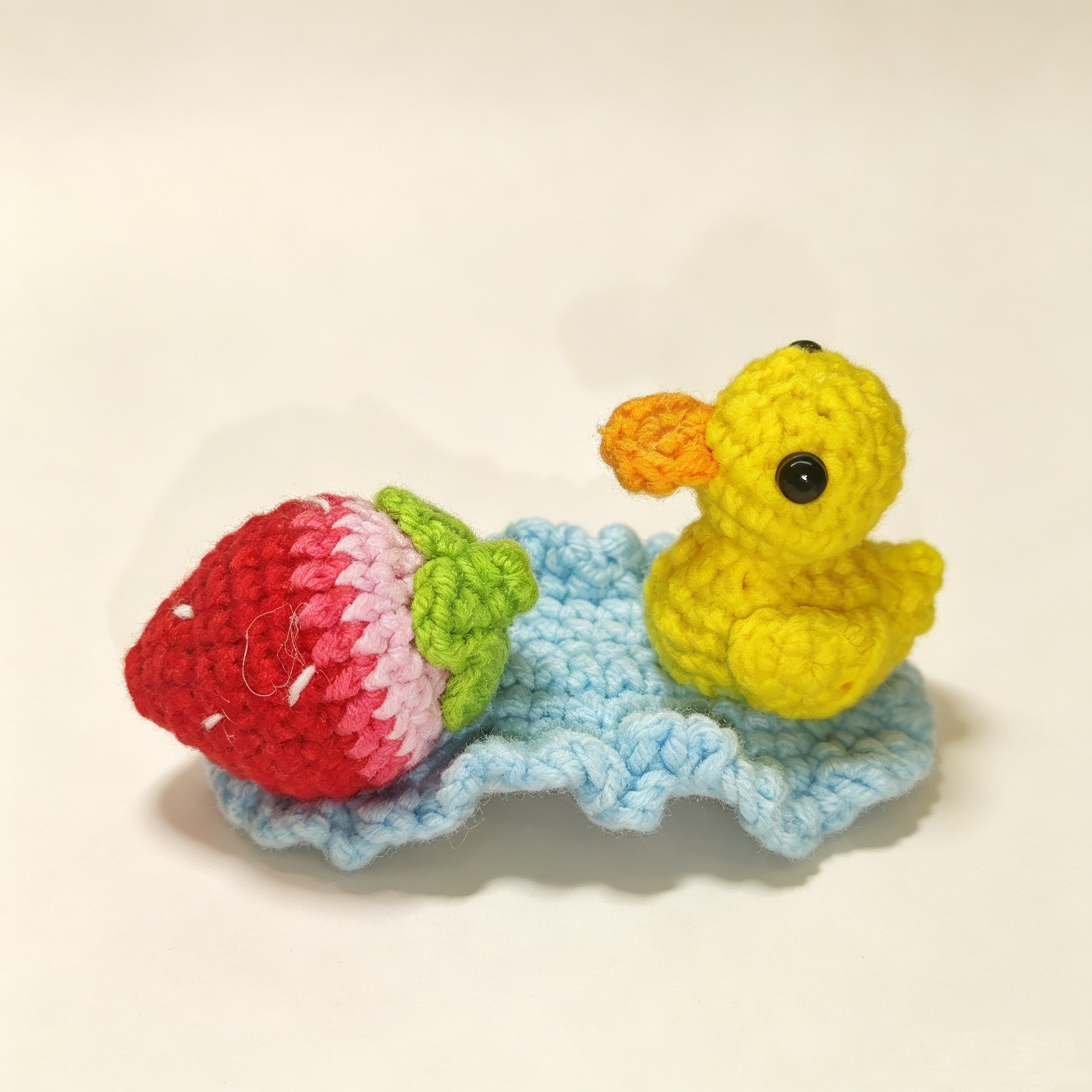 ELA BOUTIQUE |CROCHET YELLOW DUCK AND STRAWBERRY HAIR CLIP
