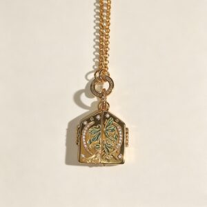 ELA BOUTIQUE| OPENABLE HOUSE SHAPED GREEN FOLIAGE ENAMEL LOCKET NECKLACE