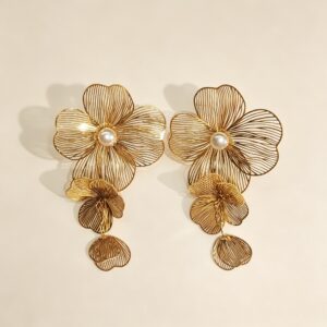 ELA BOUTIQUE| GOLD WIRE FLORAL PEARL EARRINGS