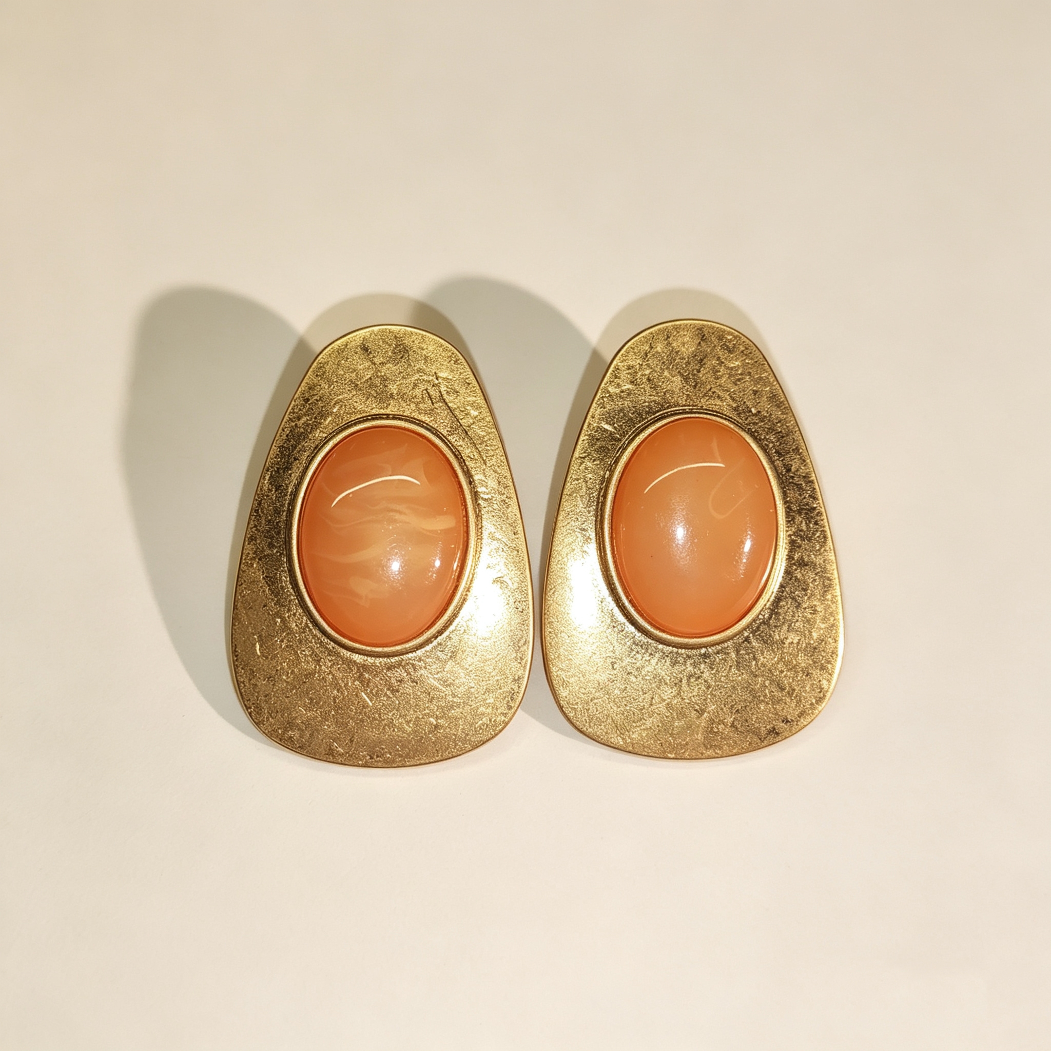ELA BOUTIQUE| ORANGE STONE STUD EARRINGS